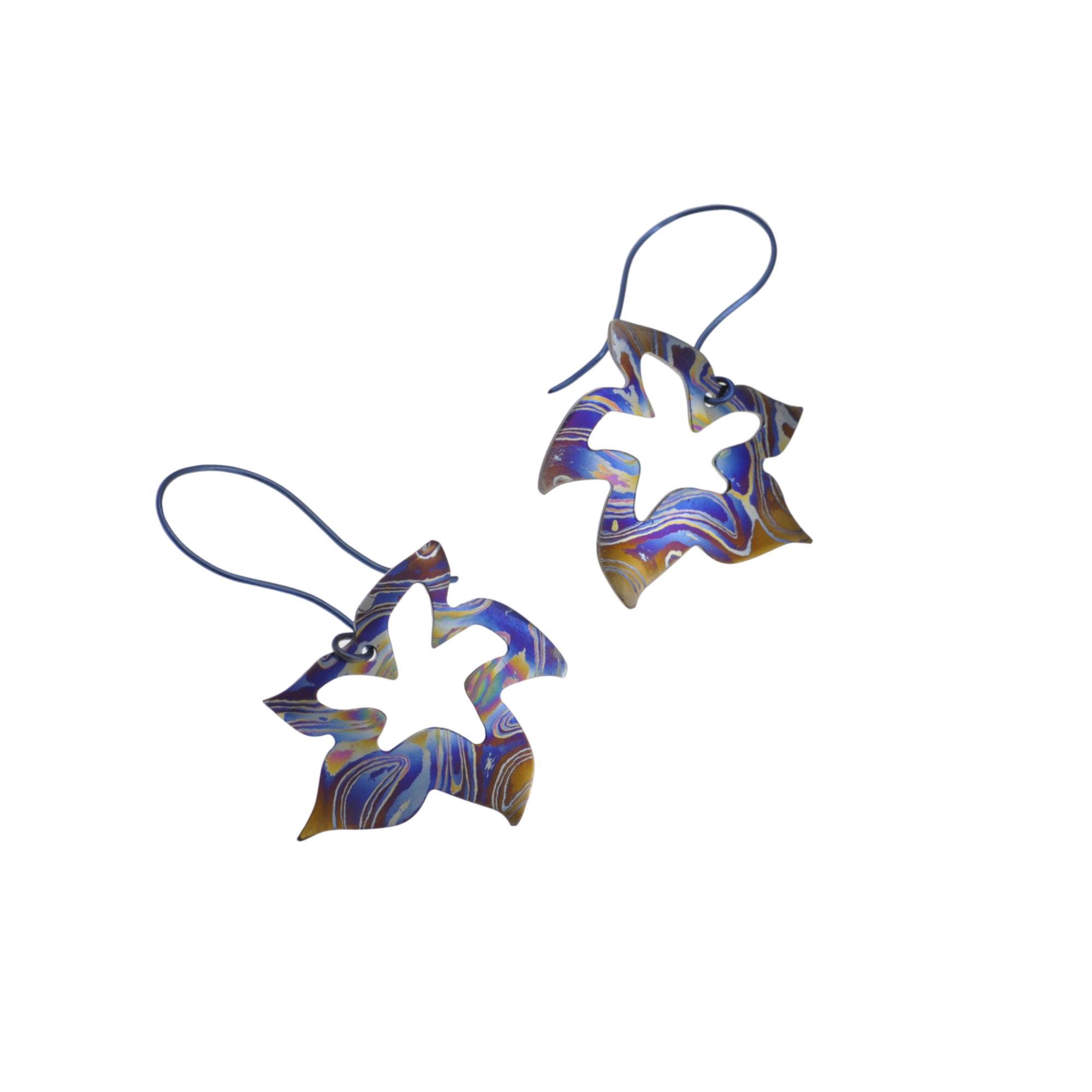 Orecchini in damasco di titanio Fiori orchidea