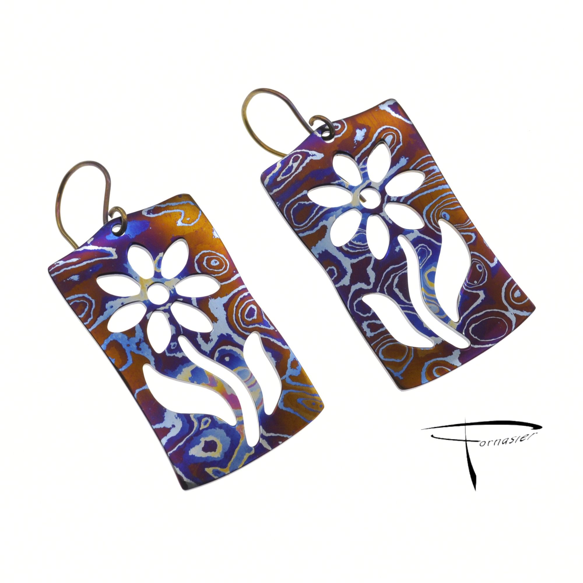 Orecchini in damasco di titanio Piastre fiore