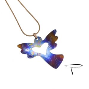 Pendente in damasco di titanio Angelo