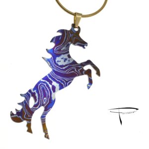 Pendente in damasco di titanio Cavallino rampante