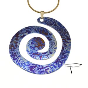 Pendente in damasco di titanio Spirale