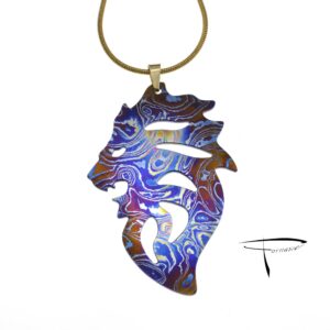 Pendente in damasco di titanio Testa di leone