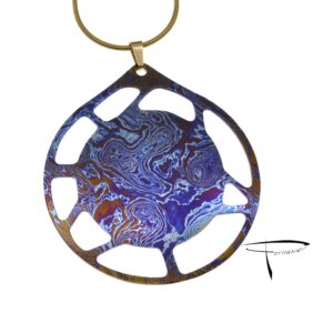 Pendente in damasco di titanio Tondo con cornice traforata